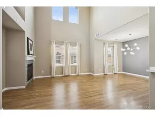 Photo #6: 5396726 Listing