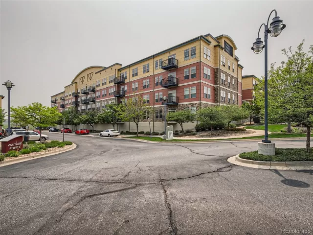 MLS: 5398313 Condo For Sale