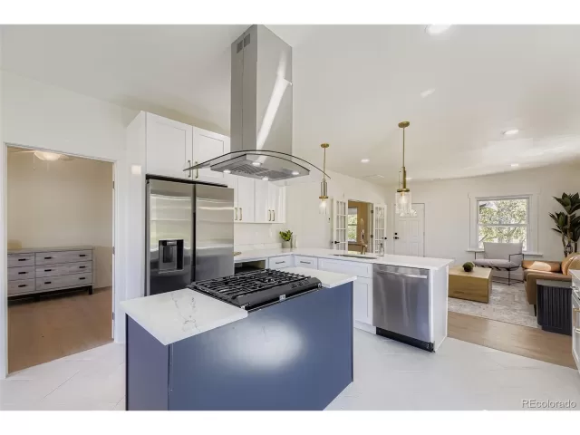 MLS: 5399165 Condo For Sale