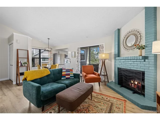 MLS: 5399926 Condo For Sale