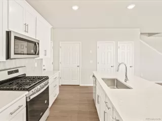 Photo #3: 5408207 Listing 