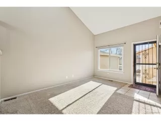 Photo #5: 5408628 Listing