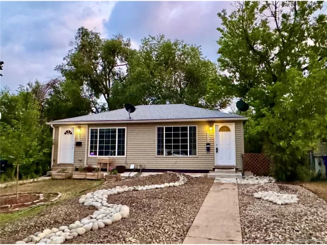 MLS: 5410682 Condo For Sale