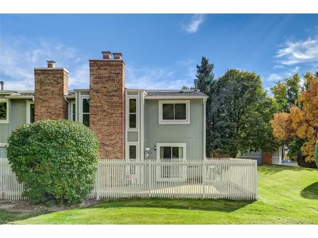 MLS: 5416042 Condo For Sale