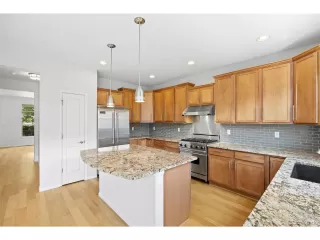 Photo #4: 5418888 Listing