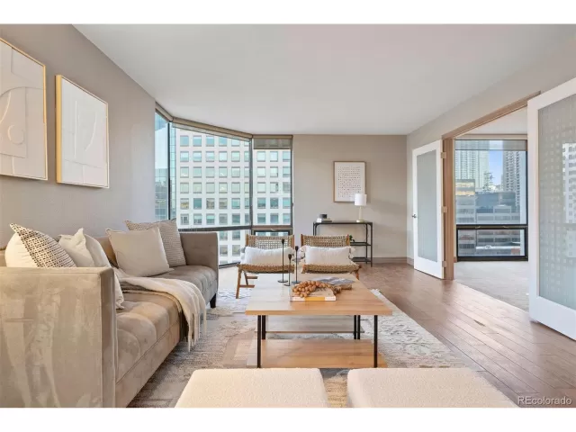 MLS: 5421123 Condo For Sale