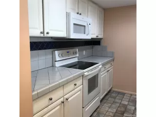 Photo #5: 5421932 Listing