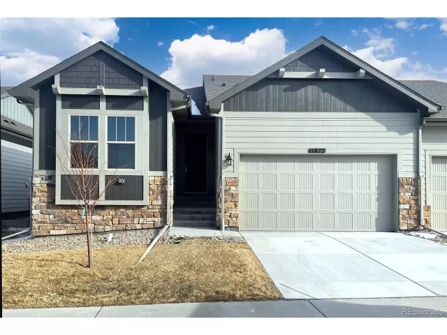 MLS: 5424253 Condo For Sale