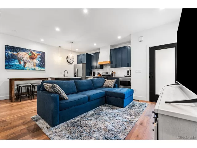 MLS: 5427939 Condo For Sale