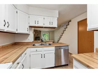 Photo #5: 5428395 Listing