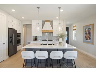 Photo #4: 5433085 Listing