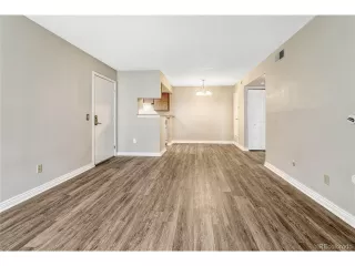 Photo #5: 5433648 Listing