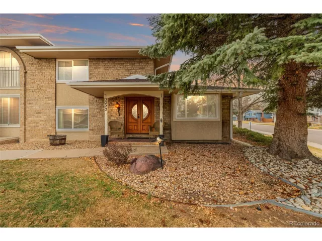 MLS: 5435311 Condo For Sale