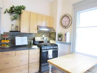 Photo #6: 5437378 Listing