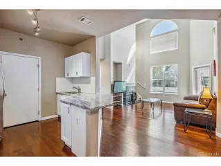 Photo #5: 5439801 Listing