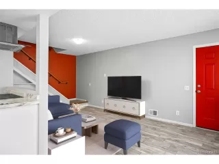 Photo #3: 5441871 Listing