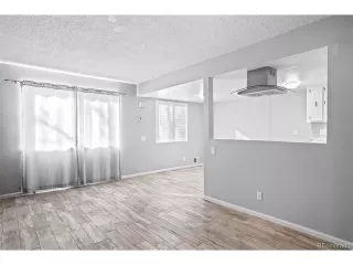 Photo #5: 5441871 Listing