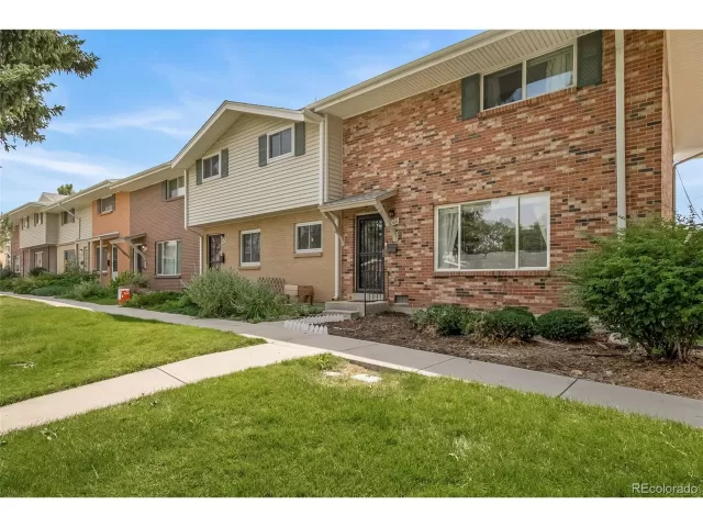 MLS: 5444341 Condo For Sale