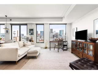 Photo #3: 5447861 Listing