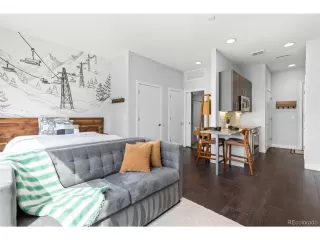 Photo #6: 5450433 Listing