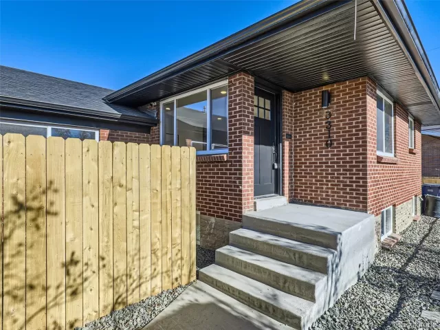 MLS: 5453053 Condo For Sale