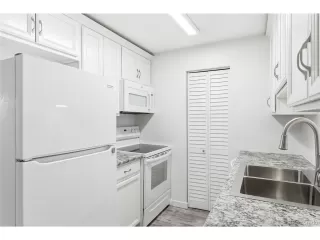 Photo #5: 5453524 Listing