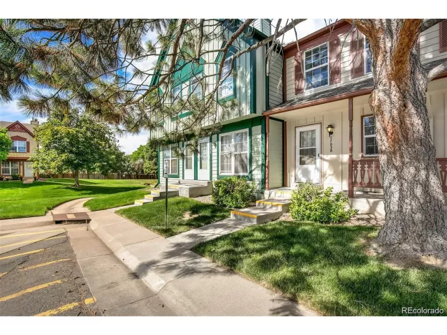 MLS: 5453905 Condo For Sale