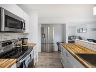 Photo #4: 5457925 Listing