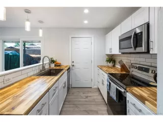 Photo #6: 5457925 Listing