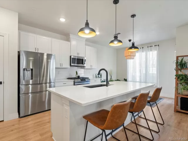 MLS: 5462041 Condo For Sale