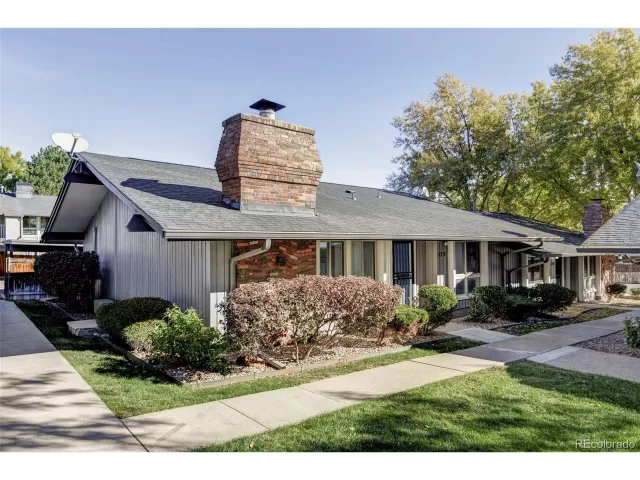 MLS: 5467736 Condo For Sale