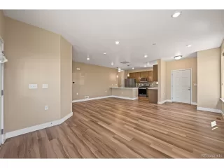 Photo #6: 5467882 Listing