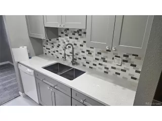 Photo #4: 5477575 Listing