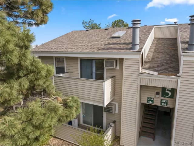 MLS: 5482022 Condo For Sale