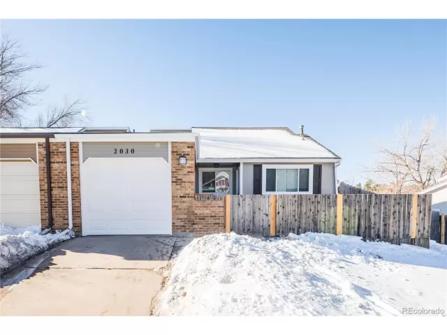 MLS: 5482603 Condo For Sale
