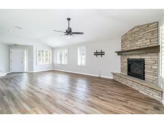 Photo #5: 5485798 Listing