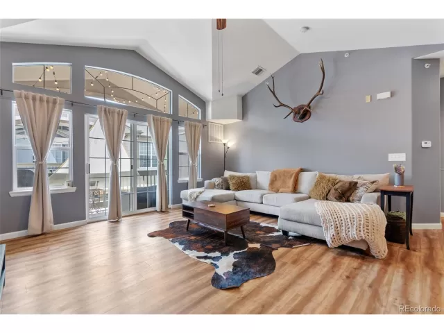 MLS: 5487492 Condo For Sale