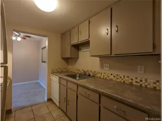 Photo #5: 5490868 Listing