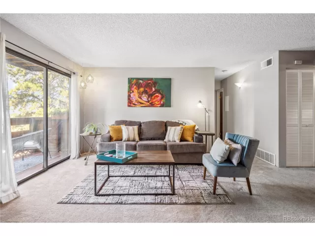 MLS: 5508278 Condo For Sale