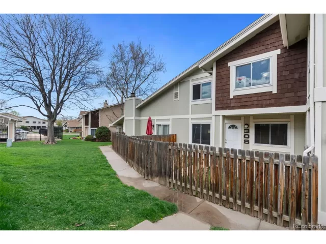 MLS: 5508433 Condo For Sale