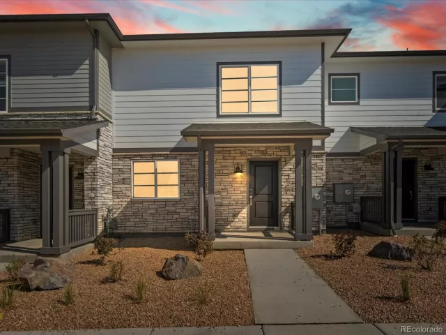 MLS: 5513446 Condo For Sale