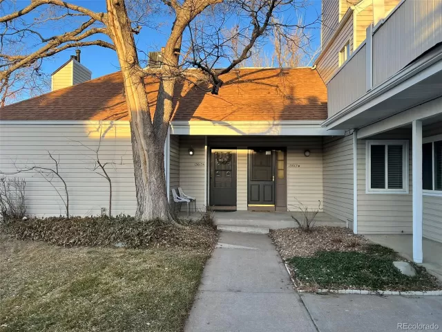 MLS: 5513765 Condo For Sale