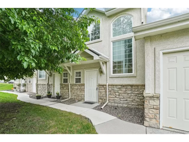 MLS: 5521796 Condo For Sale