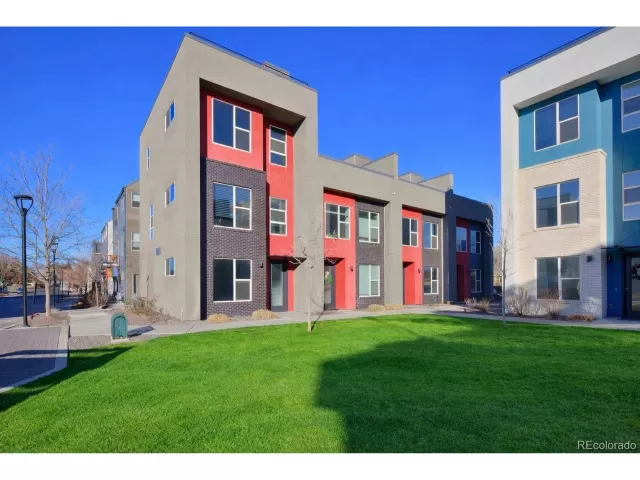 MLS: 5523187 Condo For Sale