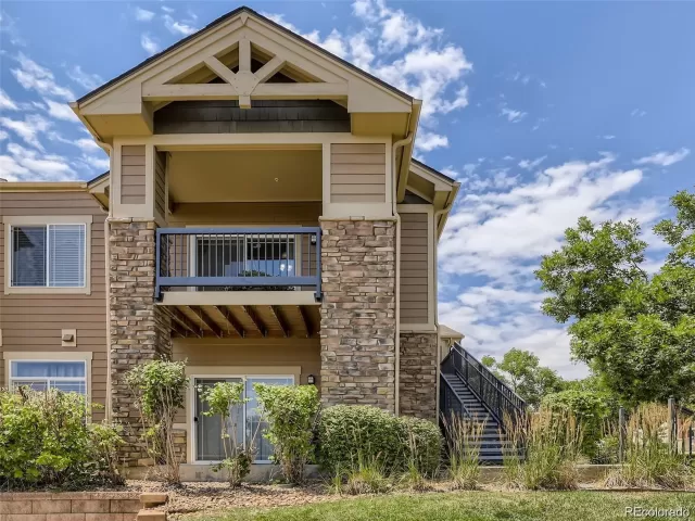 MLS: 5525551 Condo For Sale