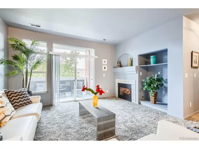 MLS: 5528282 Condo For Sale