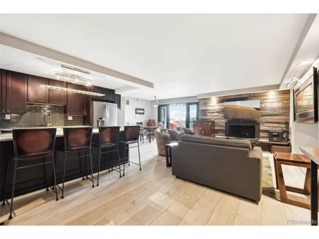 MLS: 5531539 Condo For Sale