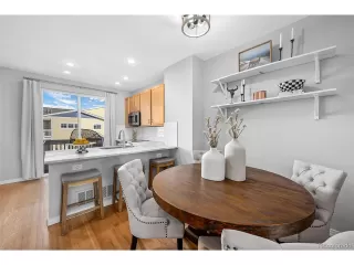 Photo #5: 5532490 Listing