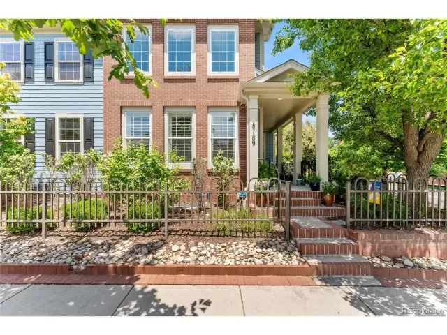 MLS: 5539833 Condo For Sale