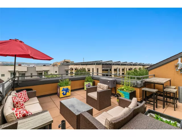 MLS: 5540558 Condo For Sale